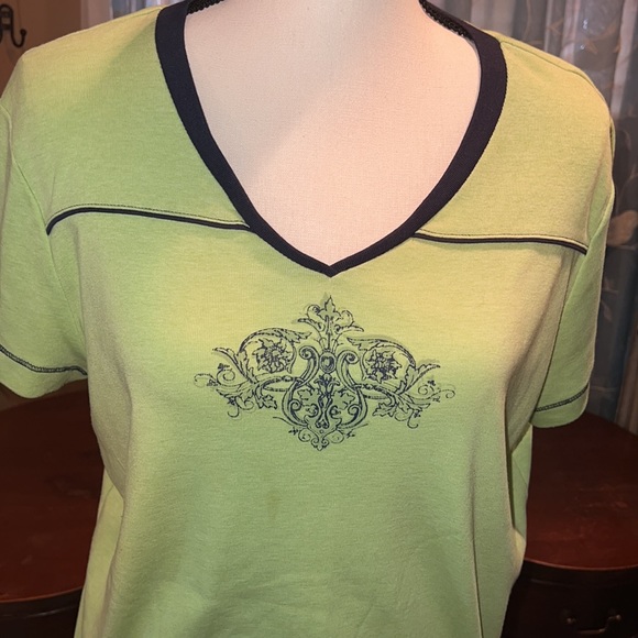 SJB Active lime green and black printed tee size XL! - Picture 3 of 8